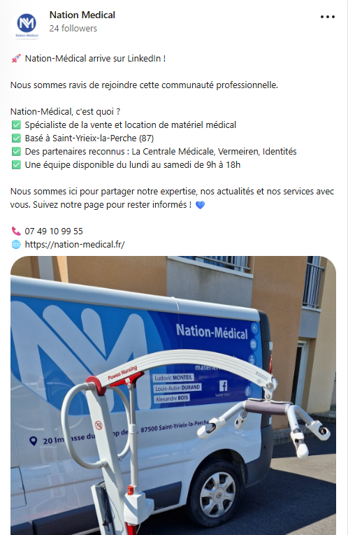 Post LinkedIn Nation-Médical - Lancement du compte avec lève-personne devant le véhicule covering